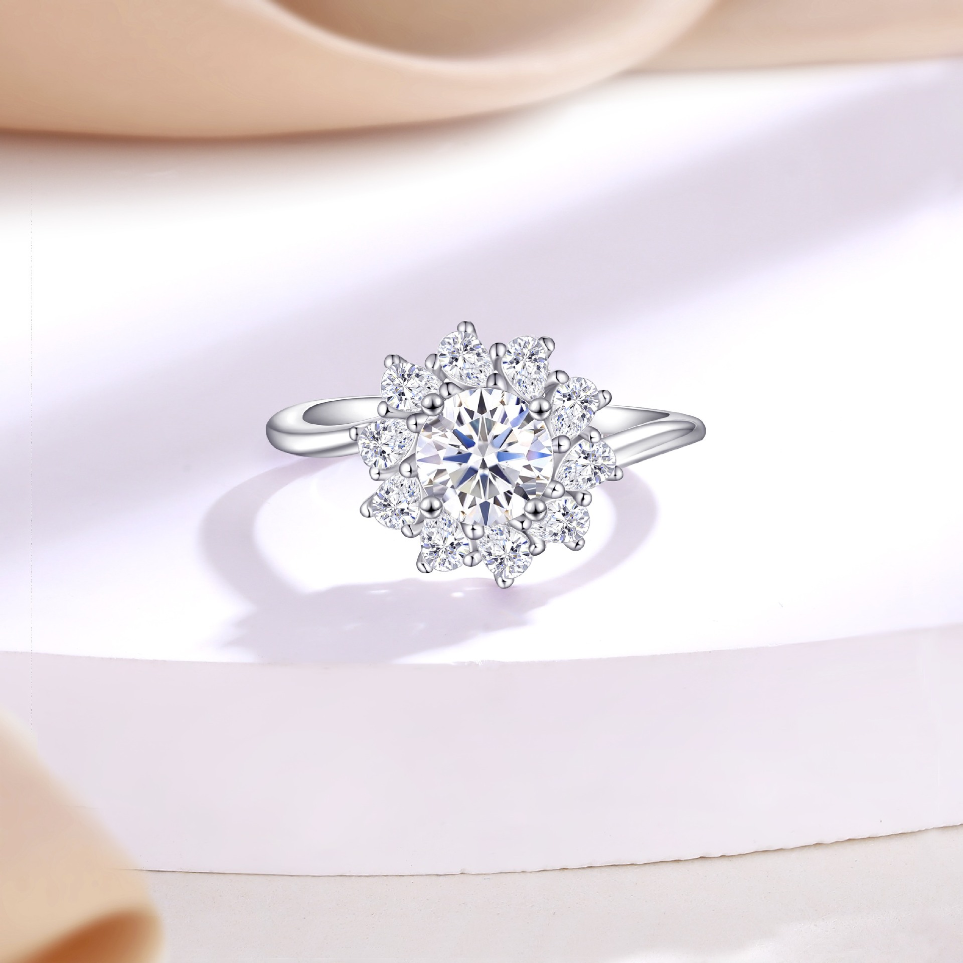 The new S925 sterling silver flower ring women's design sense is explosive, and the European and American women's rings wedding ring - Image 3