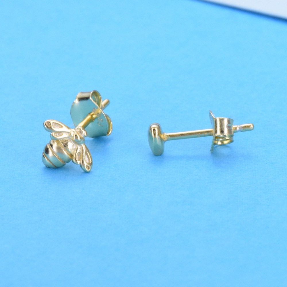 The new S925 sterling silver love bee earrings are gold-toned light luxury fashion and versatile earrings - Image 2