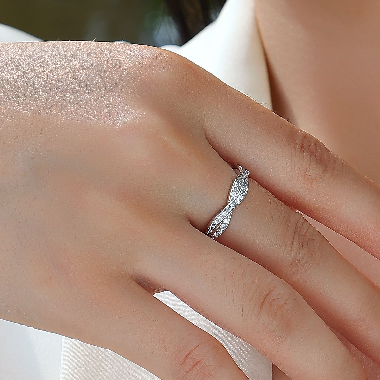 S925 Sterling Silver Moissanite Engagement Ring for Women - Image 5