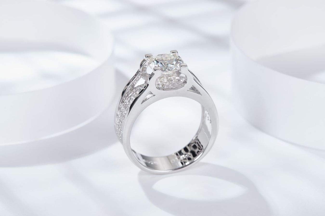 Stunning 1/2 Carat Moissanite Men's Ring S925 Sterling Silver with 18K Gold Plating - Image 3