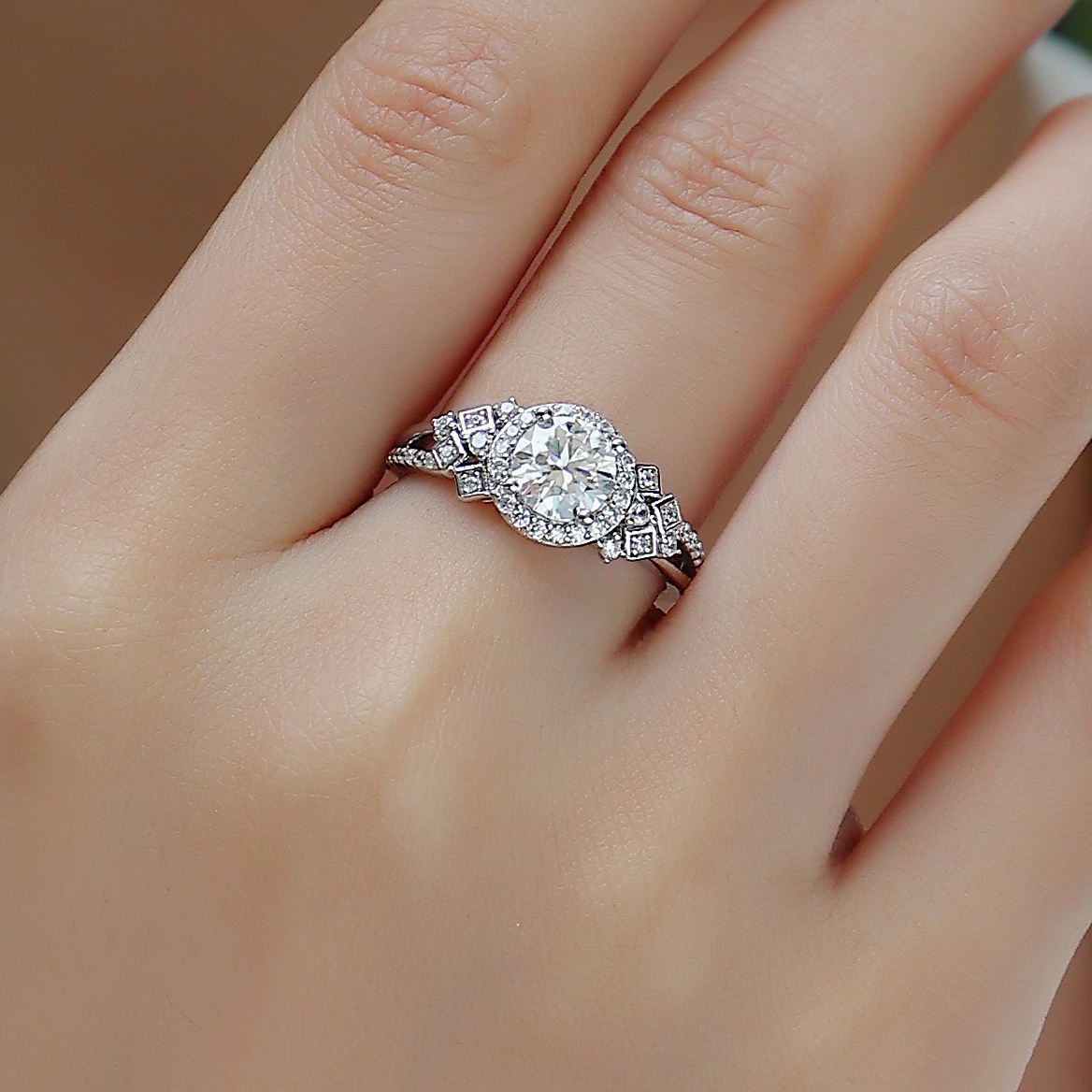 S925 Sterling Silver 1ct Moissanite Rings Full Diamond Rings For Women Engagement Jewelry Manufacturer - Image 5