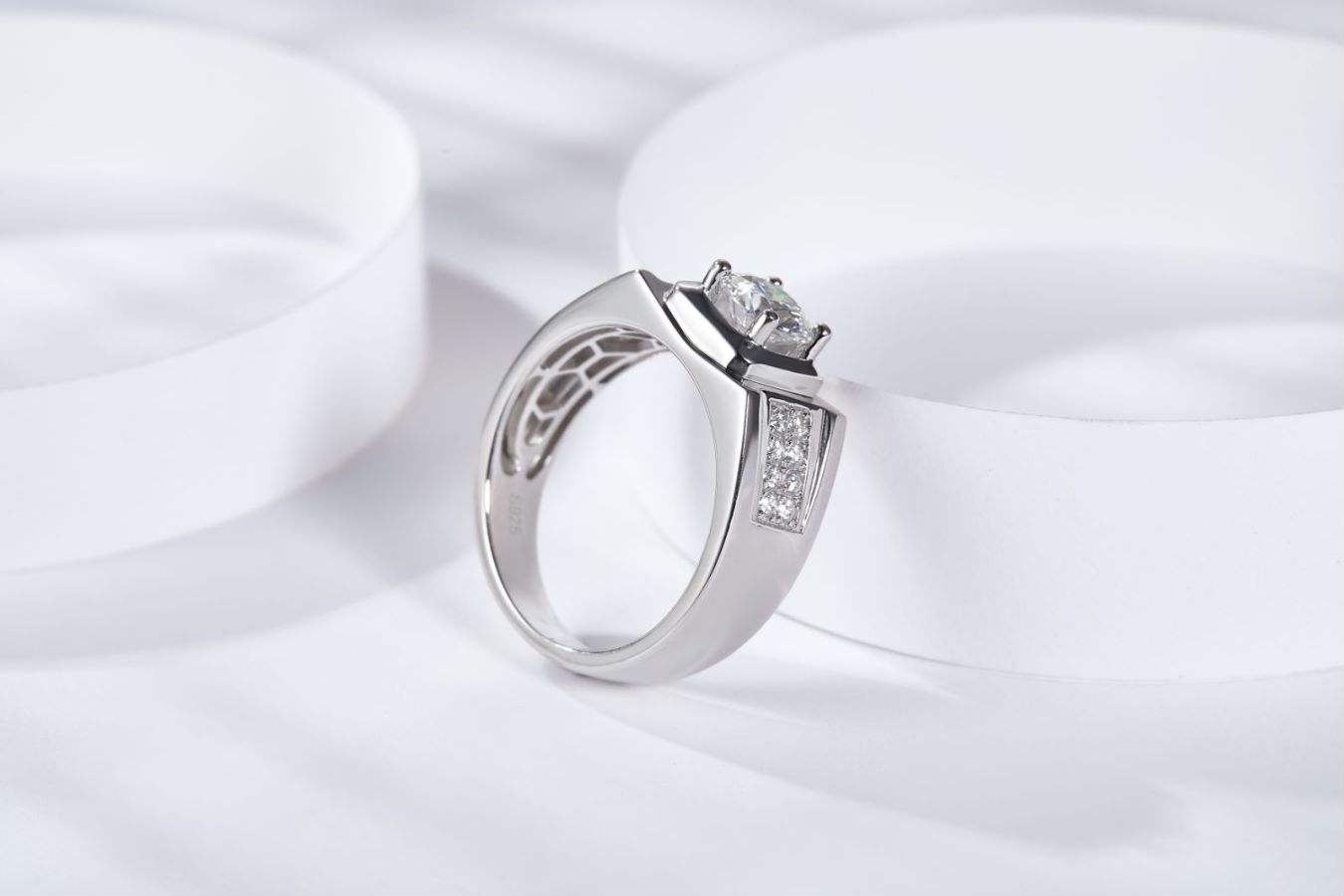 Men's Moissanite Wedding Ring - 1 Carat D Color VVS1 Round Brilliant Cut S925 Silver Promise Ring - Image 4