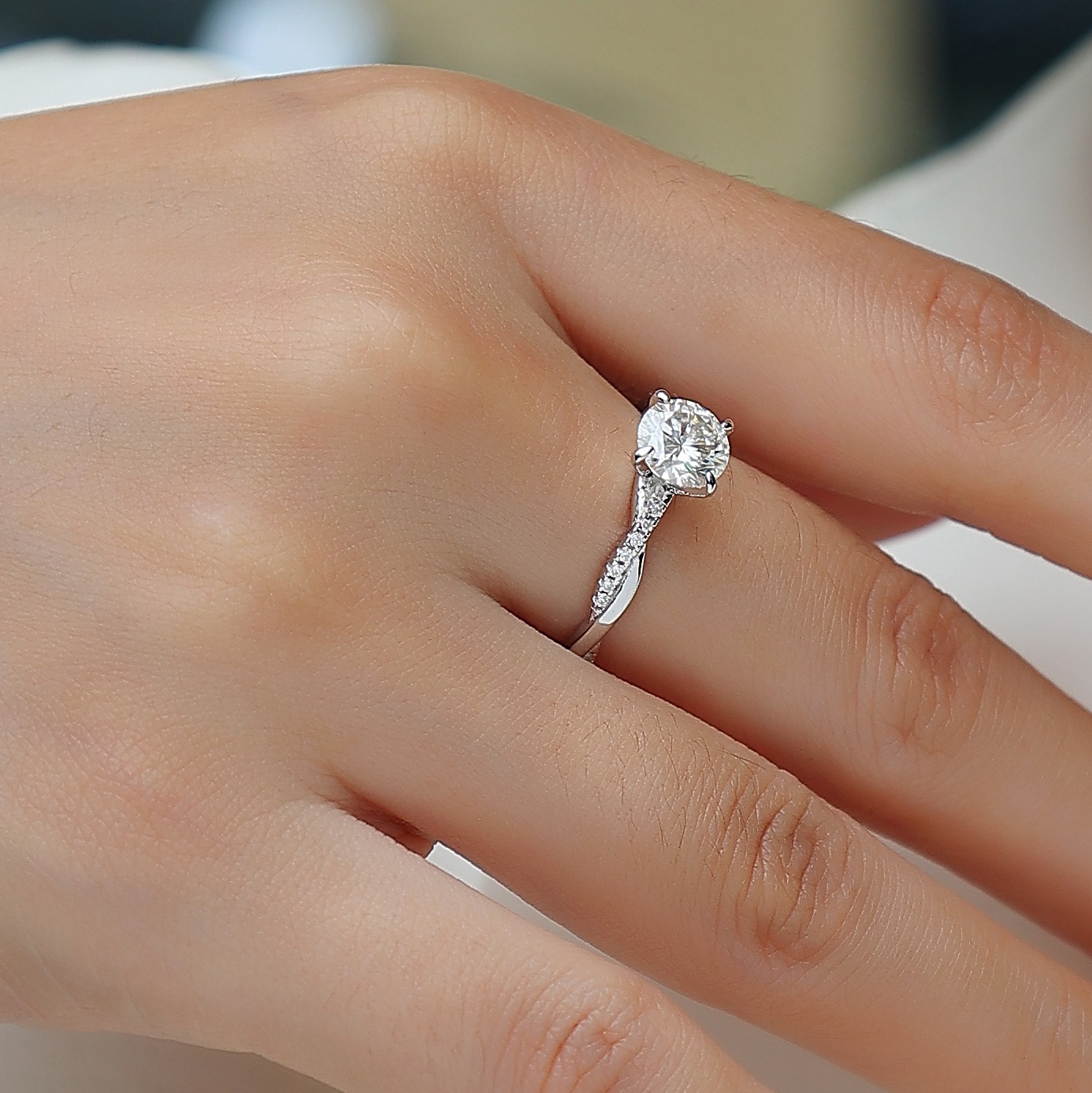 Wholesale 925 Sterling Silver Women 1ct Bling Moissanite Engagement Ring For Woman - Image 6