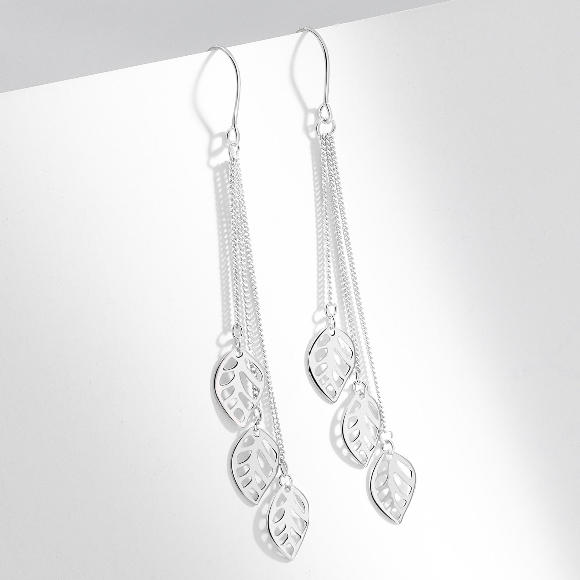 S925 sterling silver stud earrings long tassel four-leaf clover earrings - Image 3