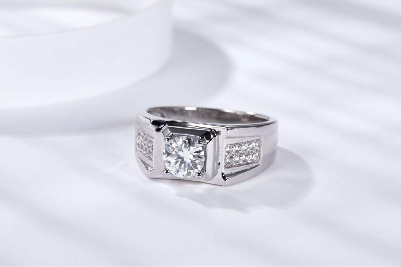 Men's Moissanite Wedding Ring - 1 Carat D Color VVS1 Round Brilliant Cut S925 Silver Promise Ring - Image 5