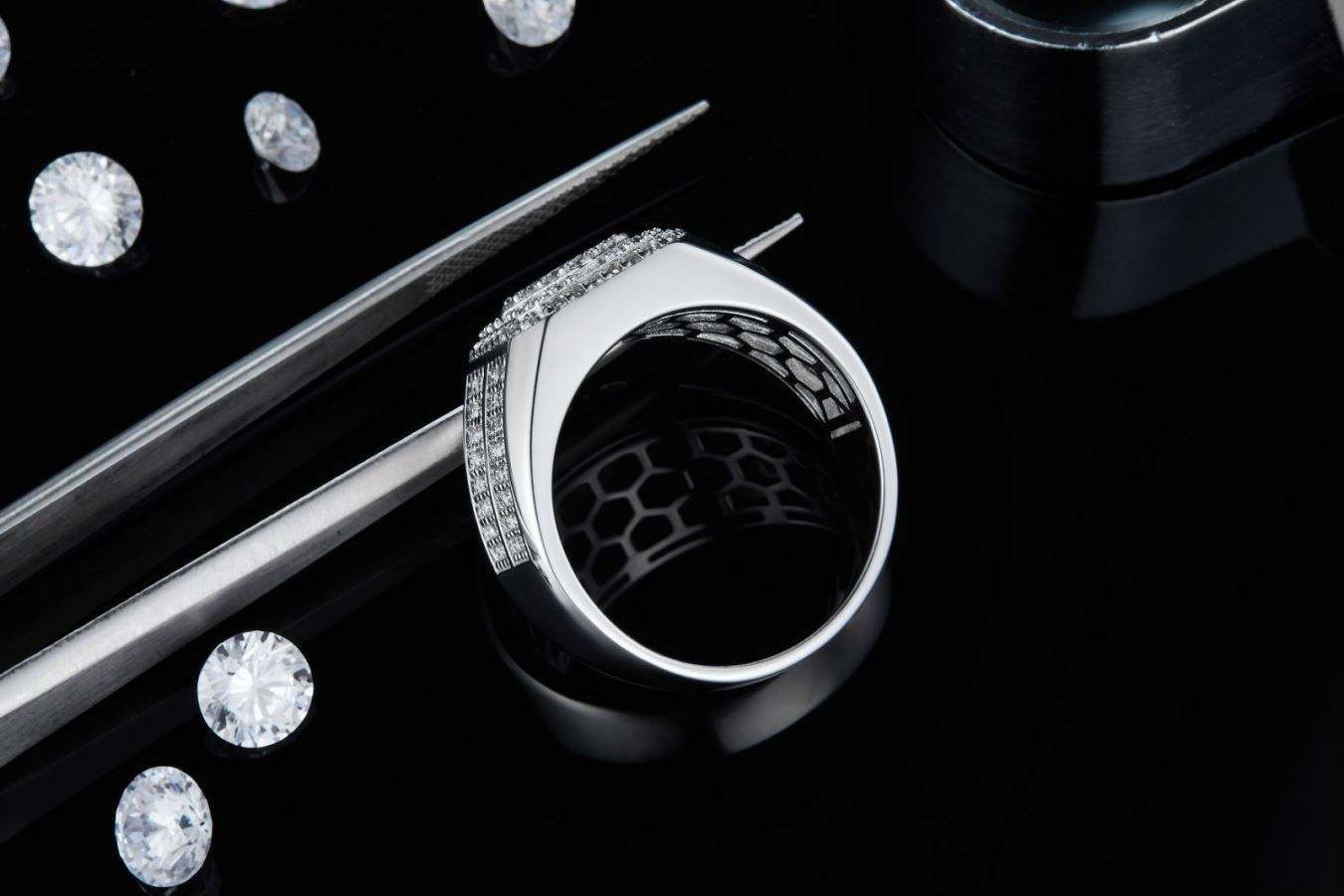 S925 Sterling Silver 18K White Gold-Plated Moissanite Men's Ring - Image 4