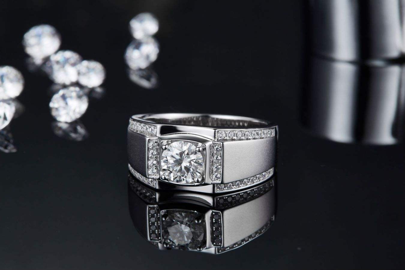 1 Ct Moissanite Men's Engagement Ring in S925 Silver Ideal for Daily Wear - Image 4