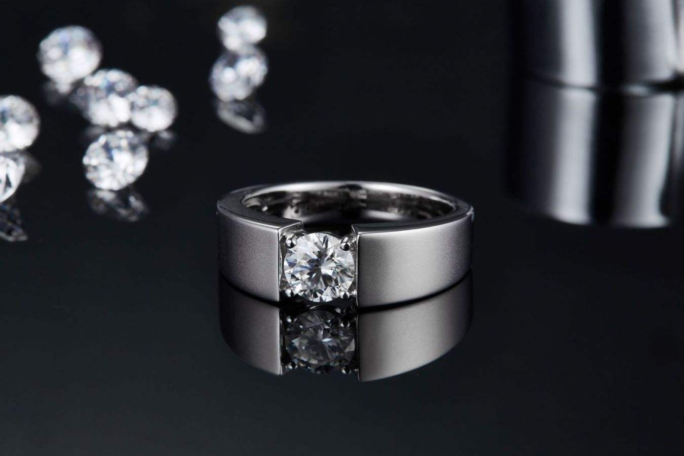 Vibrant D Color VVS1 Moissanite Ring 18K Gold Plated S925 Silver Men's Ring - Image 4