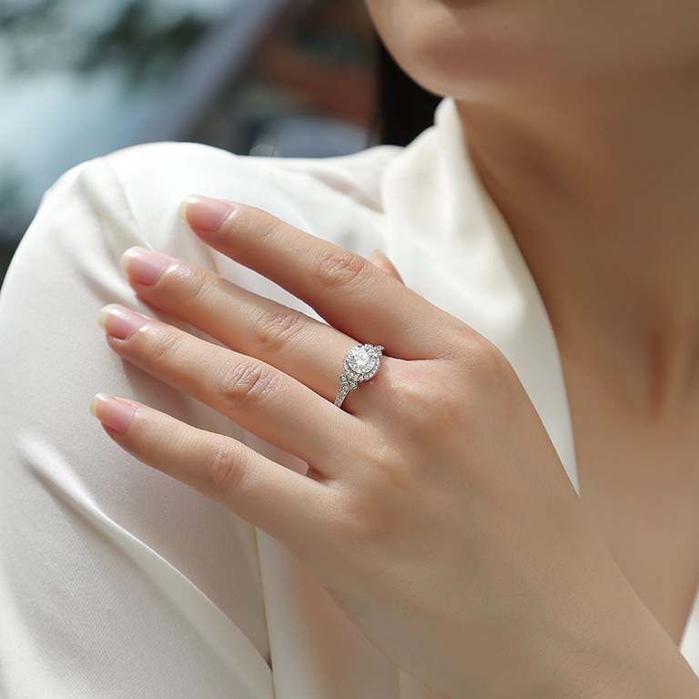 S925 Sterling Silver 1ct Moissanite Rings Exquisite Shiny Full Diamond Rings For Women Engagement Jewelry Manufacturer - Image 5