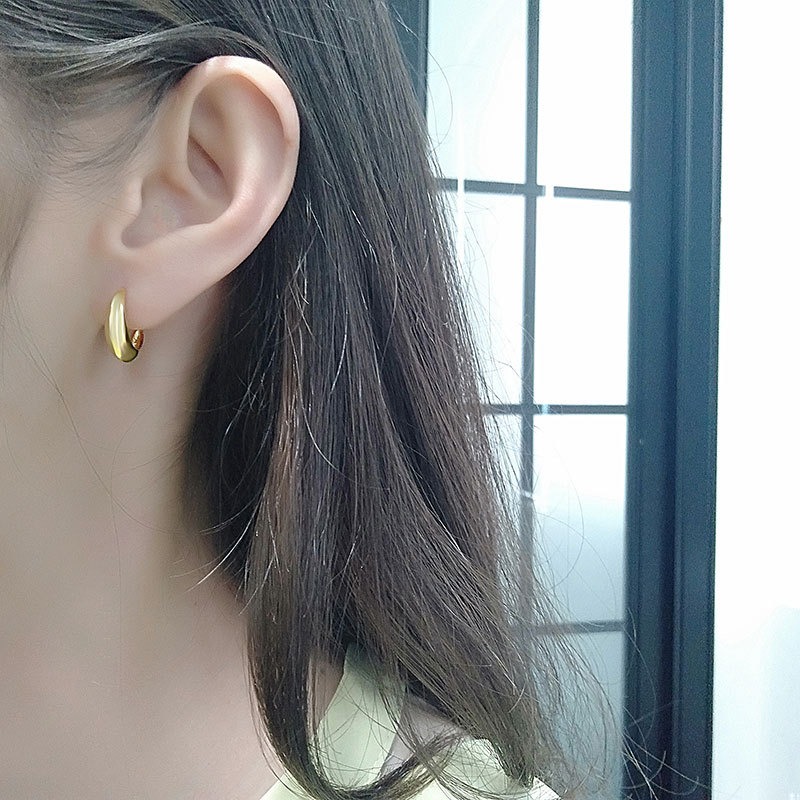 S925 sterling silver stud earrings with embossed glossy earrings - Image 5