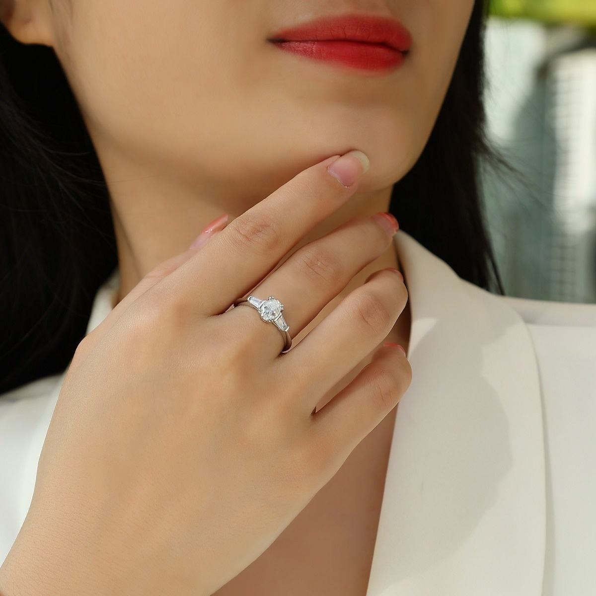 S925 Silver Missing Landing Ring Moissanite Ring Jewelry Custom 5*7mm 1ct D Color Premium Sense Ring For Women - Image 5