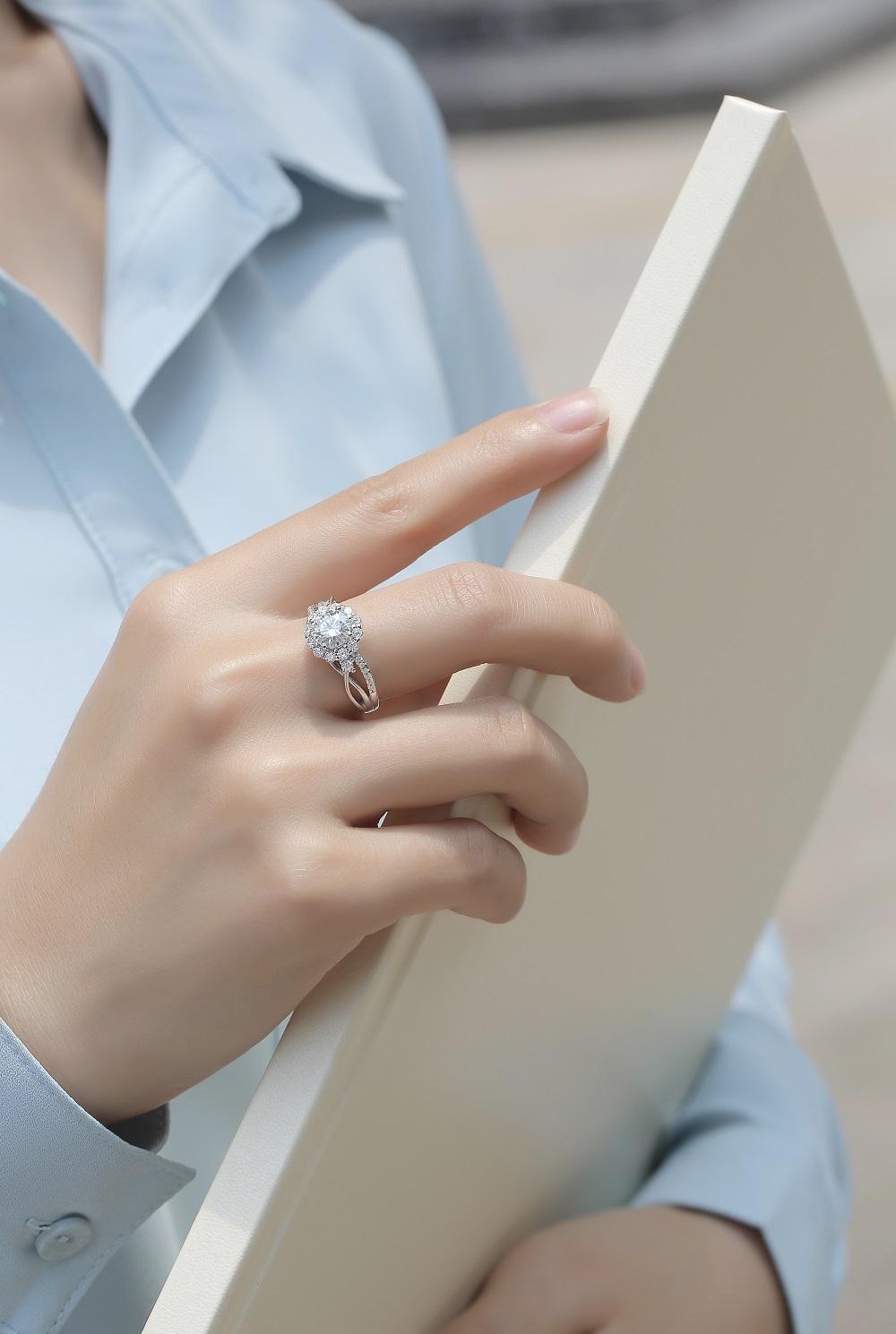 Women Mossinate Diamond Jewelry 925 Sterling Silver Ring 1ct Carat Diamond Moissanite Ring - Image 5