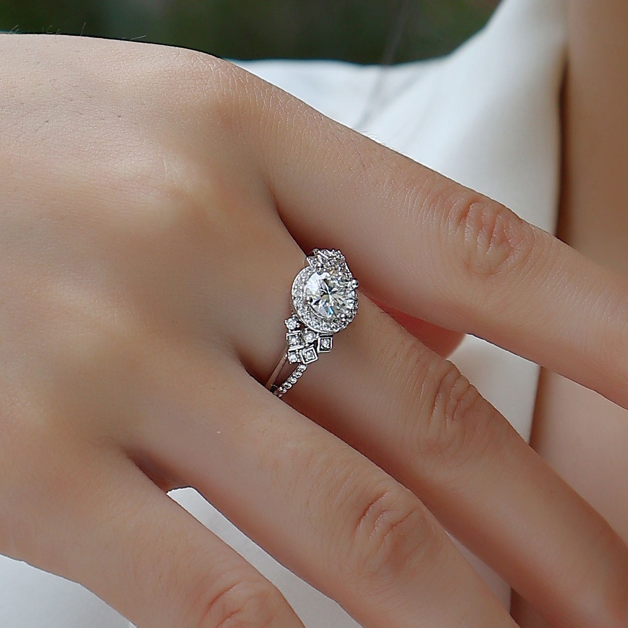 Wholesale 925 Sterling Silver Women 1ct Bling Moissanite Engagement Ring For Woman - Image 7