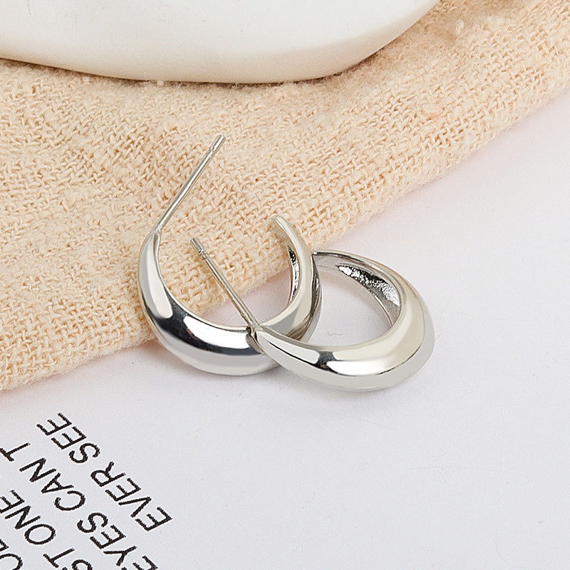 S925 sterling silver stud earrings with embossed glossy earrings - Image 3
