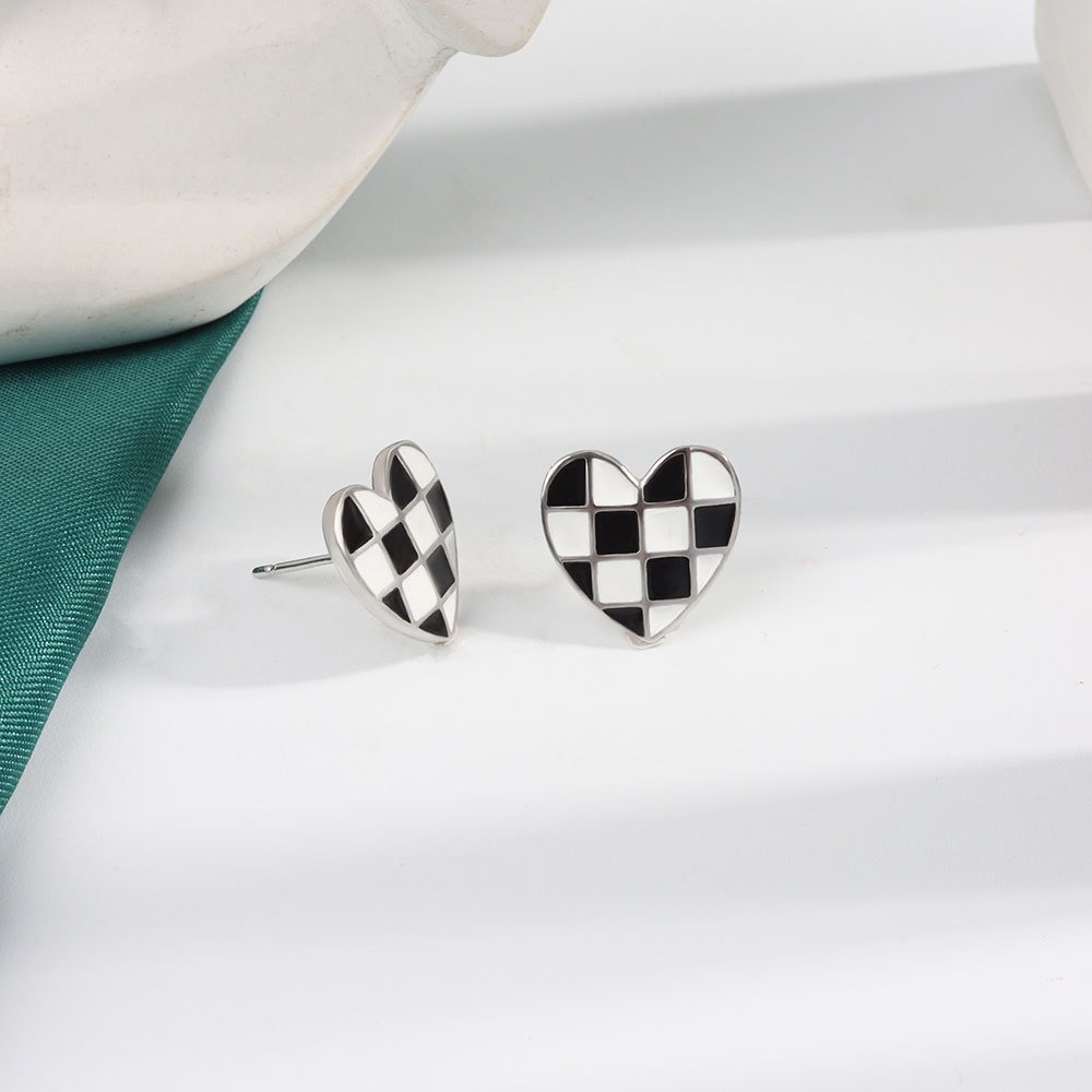 S925 sterling silver stud earrings heart-shaped black and white checkerboard dripping oil craft earrings - Image 3