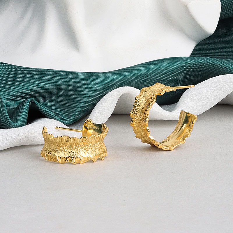 S925 sterling silver stud earrings wavy sand wide face earrings - Image 2