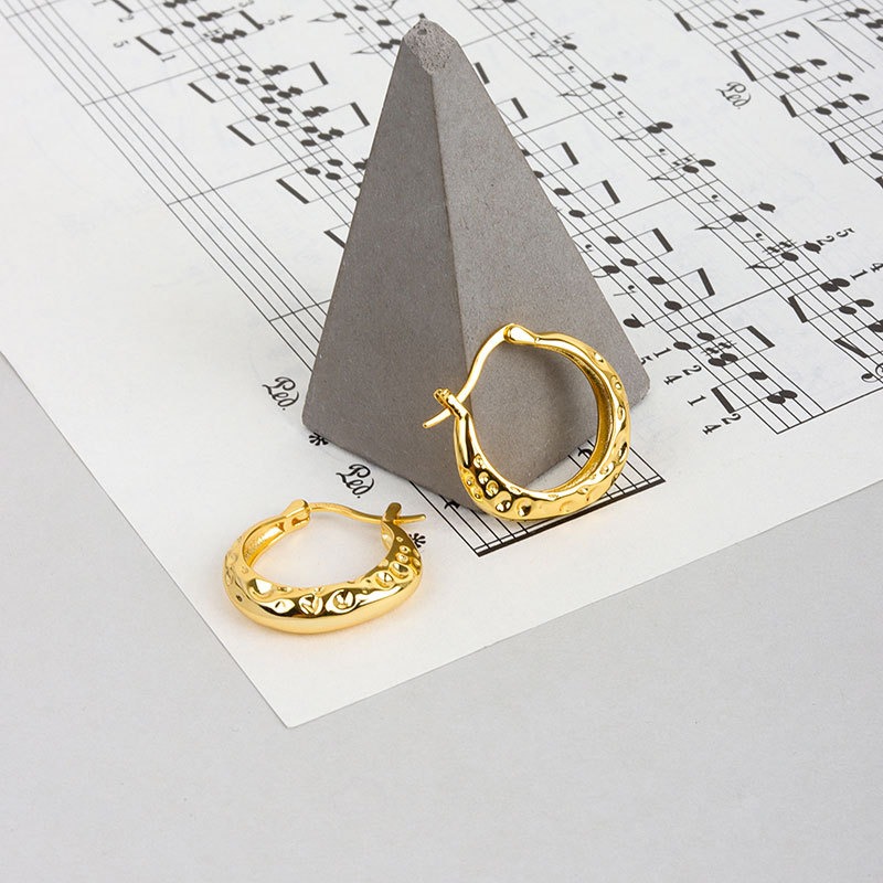 S925 sterling silver stud earrings hammer texture earrings - Image 2