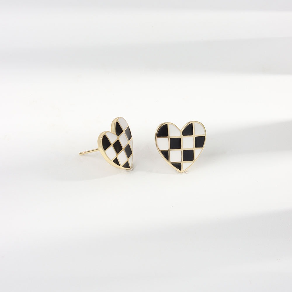 S925 sterling silver stud earrings heart-shaped black and white checkerboard dripping oil craft earrings - Image 2
