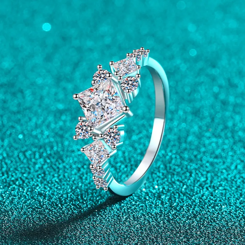 S925 sterling silver 1CT moissanite ring for women, featuring a square geometric design, exuding a cool and understated luxury fashion.