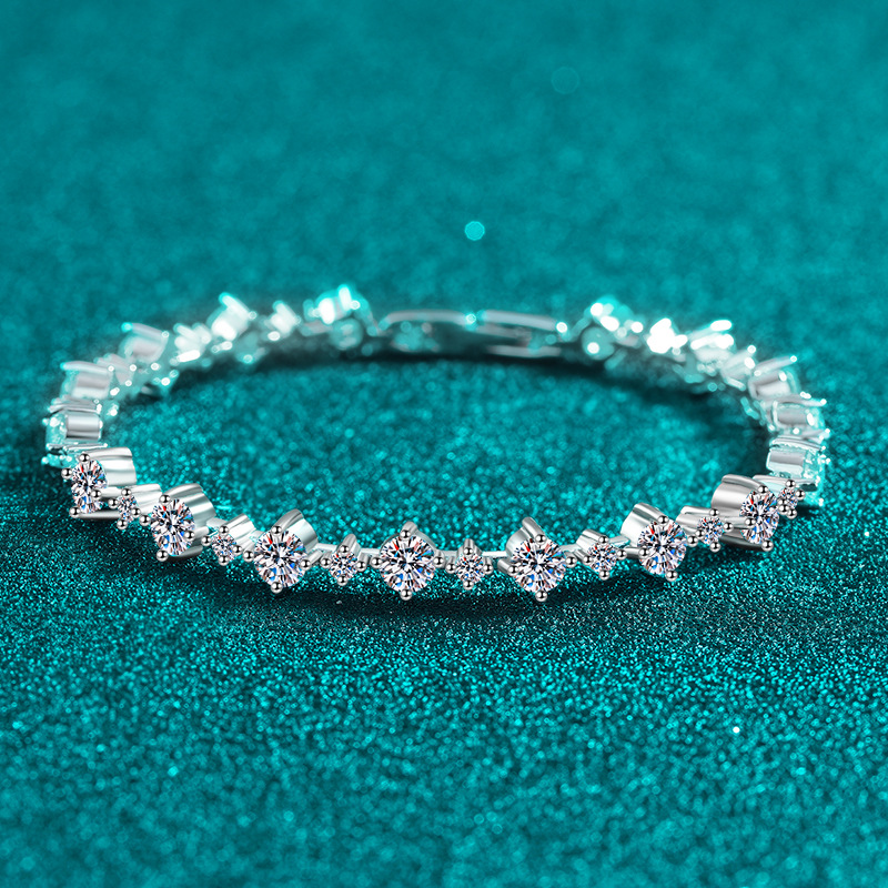 S925 Sterling Silver Moissanite Bracelet for Women: A sophisticated and elegant minimalist design, perfect as a holiday gift.