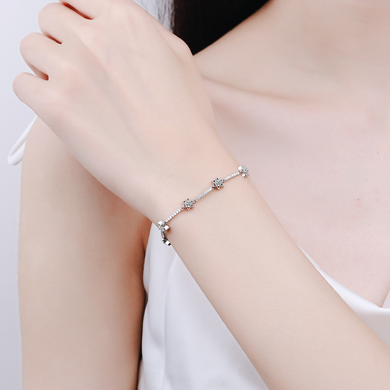 S925 Sterling Silver Women's Bracelet with Micro-set Ten Diamonds, Six-Pointed Star, and 1-Carat Moissanite - Image 5